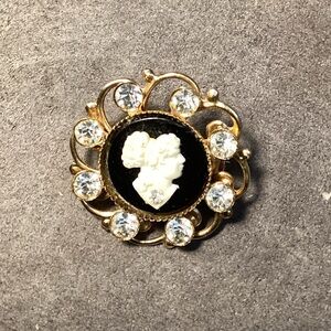 Vintage Coro Gold Tone Lady Cameo Brooch 1"